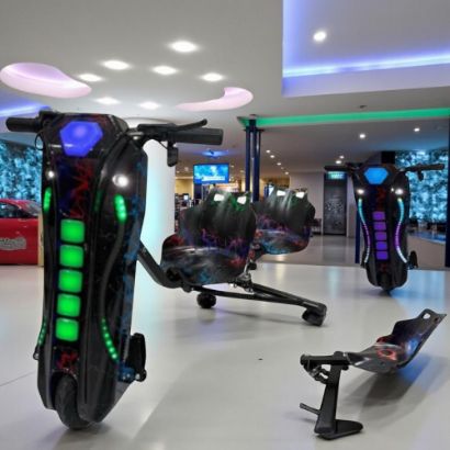 صورة سكوتر درفت 350W مع إضاءة LED وتصميم عصري - انطلق مع الإثارة والسرعة